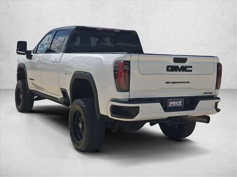 Used 2024 GMC Sierra 2500 AT4 w/ AT4 Preferred Package AWD/4WD image 8