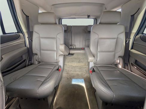 Used 2017 GMC Yukon SLT image 12