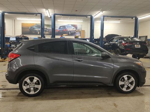 Used 2016 Honda HR-V EX image 31