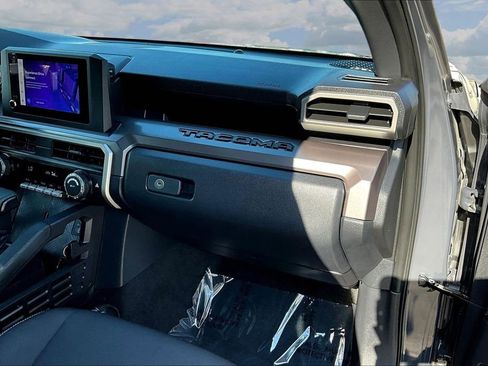 Used 2025 Toyota Tacoma TRD Off-Road AWD/4WD image 29