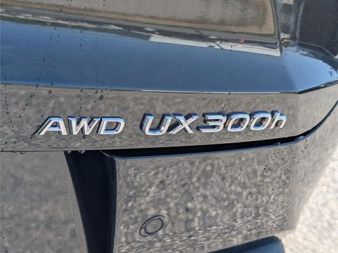 New 2026 Lexus UX 300h AWD image 5