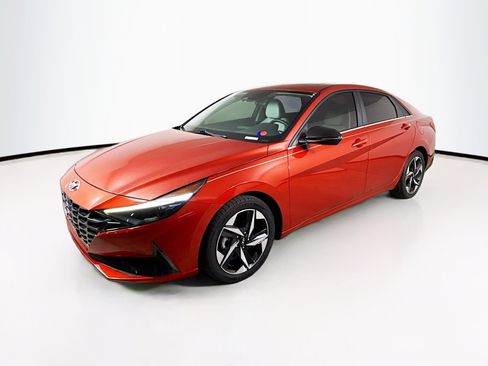 Used 2021 Hyundai Elantra Limited image 4