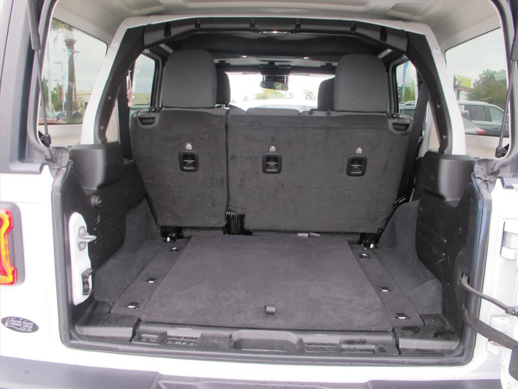 Used 2025 Jeep Wrangler Unlimited Rubicon AWD/4WD image 17