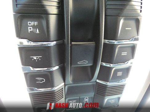 Used 2020 Porsche Macan AWD/4WD image 67