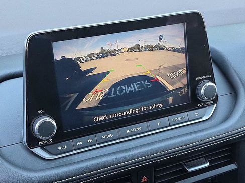 Used 2023 Nissan Rogue SV FWD image 23