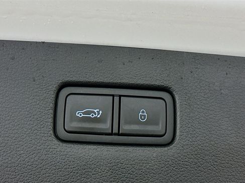 Used 2025 Genesis GV80 2.5T Standard AWD/4WD image 31