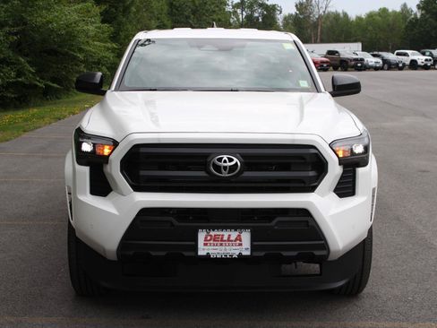 New 2026 Toyota Tacoma SR w/ SR Upgrade Package AWD/4WD image 2