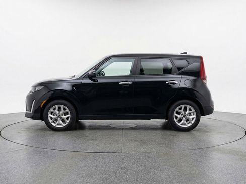 Used 2025 Kia Soul LX w/ LX Technology Package image 5