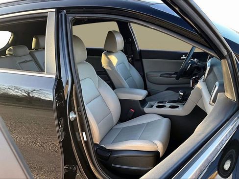 Certified 2022 Kia Sportage Nightfall Edition image 7