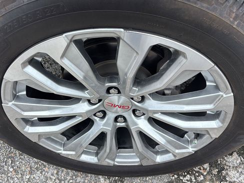 Used 2024 GMC Yukon Denali RWD image 12