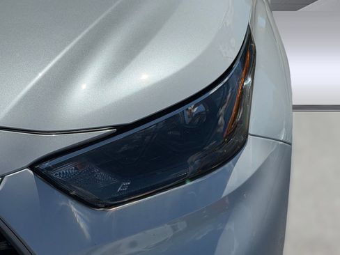 Used 2023 Toyota Highlander XLE image 11