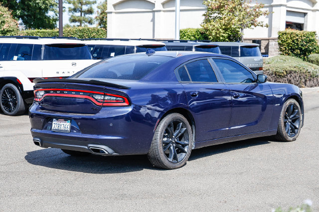 Used 2017 Dodge Charger R/T w/ Plus Group RWD image 5