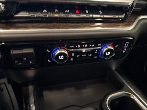 Used 2025 GMC Sierra 1500 Elevation w/ Preferred Package AWD/4WD image 21