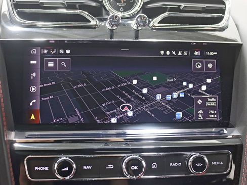Used 2023 Bentley Bentayga AWD/4WD image 17