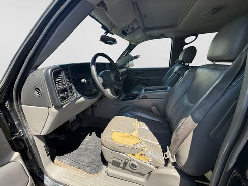 Used 2006 Chevrolet Avalanche Z71 w/ Sun And Sound Package AWD/4WD image 7