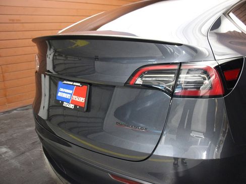 Used 2023 Tesla Model Y Long Range image 4