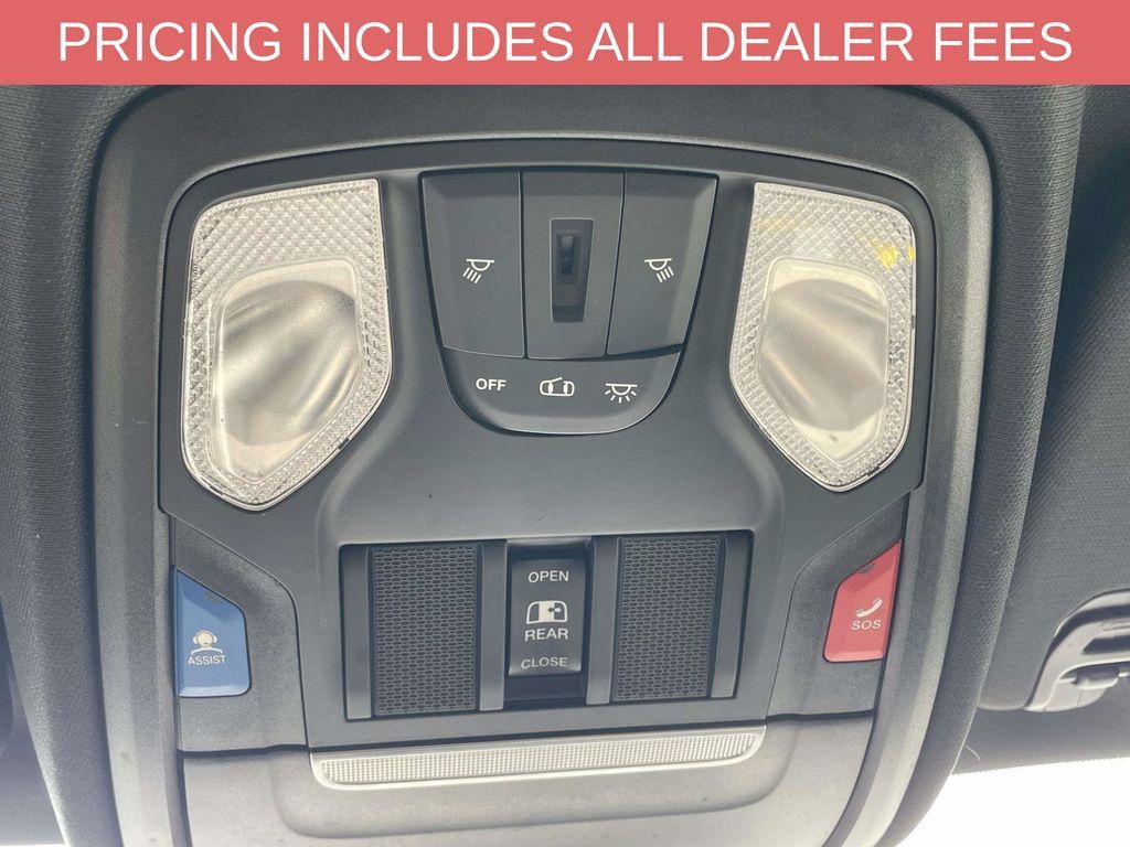 Used 2022 RAM 1500 Big Horn AWD/4WD image 32