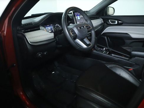 Used 2025 Jeep Compass Limited AWD/4WD image 17