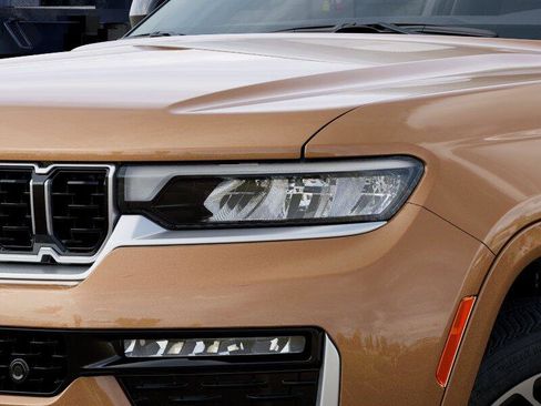 New 2026 Jeep Grand Cherokee Summit AWD/4WD image 6