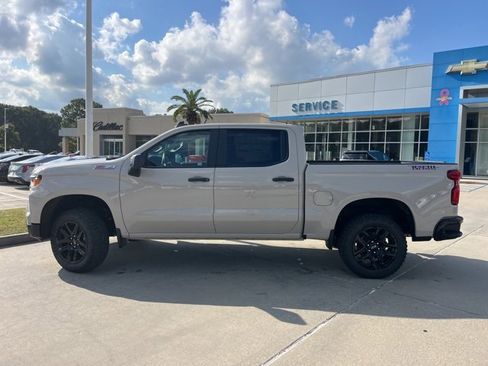 New 2026 Chevrolet Silverado 1500 Custom Trail Boss w/ LPO, Dark Essentials Package image 4