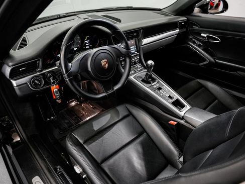 Used 2014 Porsche 911 Carrera S RWD image 9