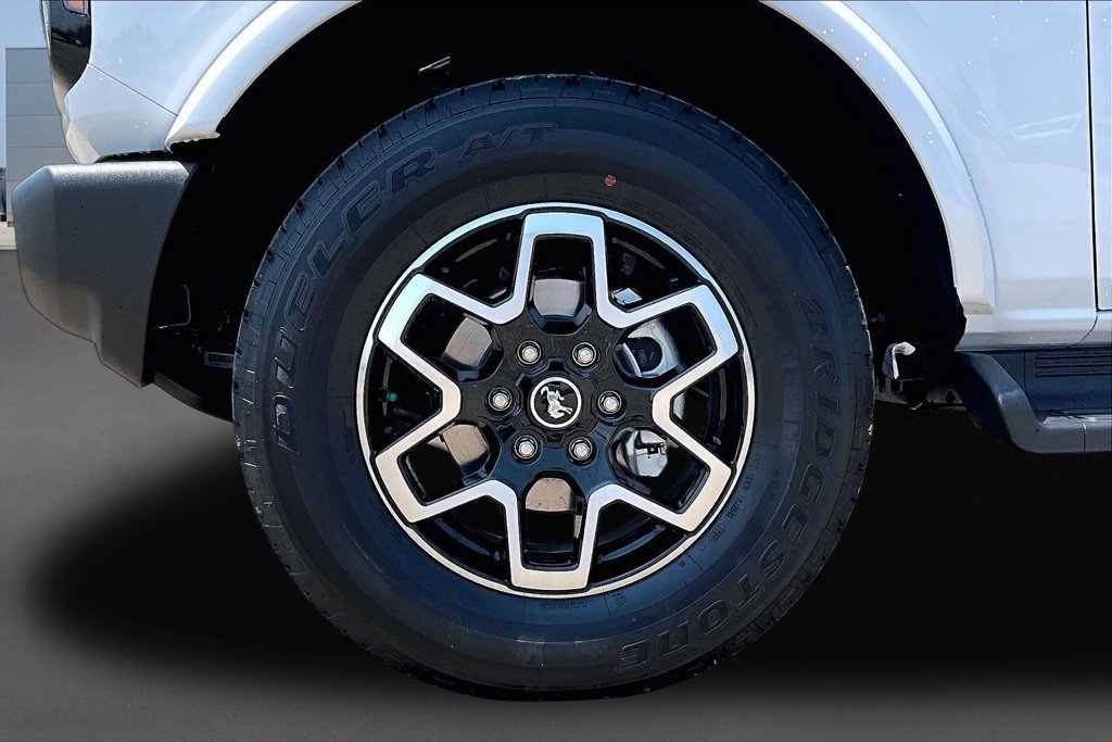 New 2026 Ford Bronco Outer Banks AWD/4WD image 14