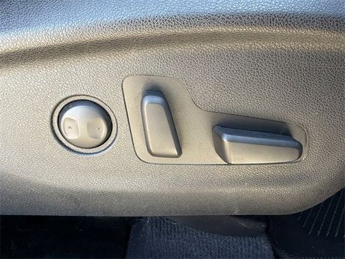 Used 2019 Kia Sorento SX image 32