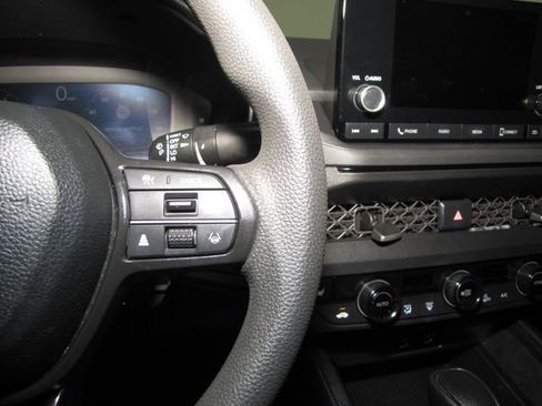 Used 2023 Honda Accord EX image 6