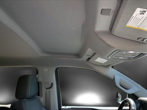 Used 2019 GMC Sierra 1500 SLE image 28