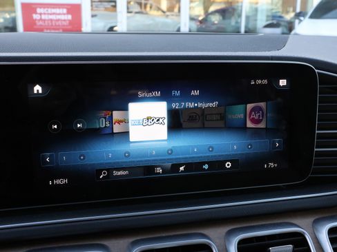 Used 2022 Mercedes-Benz GLS 450 4MATIC image 23