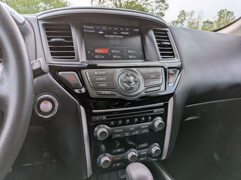 Used 2018 Nissan Pathfinder S AWD/4WD image 20