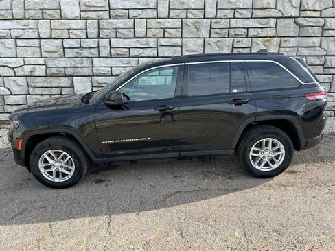 Certified 2024 Jeep Grand Cherokee Laredo X w/ Luxury Tech Group I image 3