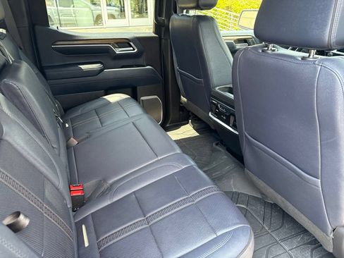 Used 2024 Chevrolet Silverado 1500 High Country w/ High Country Premium Package AWD/4WD image 15