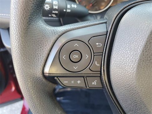 Used 2021 Toyota RAV4 XLE image 20