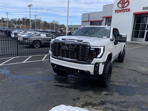 Used 2024 GMC Sierra 2500 Denali Ultimate image 4