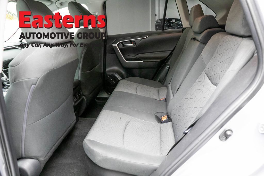 Used 2021 Toyota RAV4 XLE w/ XLE Grade Weather Package AWD/4WD image 22