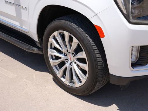 Used 2024 GMC Yukon Denali AWD/4WD image 9