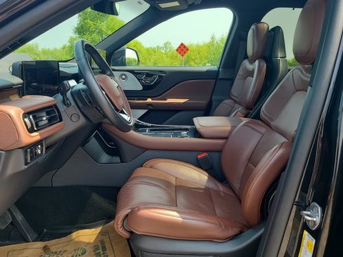 Used 2025 Lincoln Aviator Reserve w/ Equipment Group 201A AWD/4WD image 14