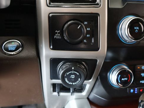 Used 2019 Ford F150 King Ranch w/ Equipment Group 601A Luxury AWD/4WD image 9