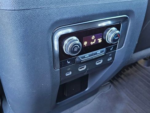 Used 2022 GMC Yukon XL Denali w/ Denali Ultimate Package image 8