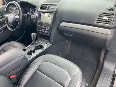 Used 2018 Ford Explorer XLT w/ Equipment Group 202A image 25