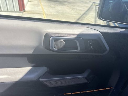 Used 2023 Ford Bronco Badlands image 19