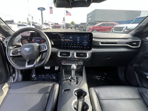 Used 2025 Ford Mustang Premium RWD image 31