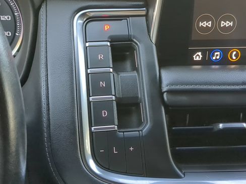 Used 2021 Chevrolet Suburban LT RWD image 63