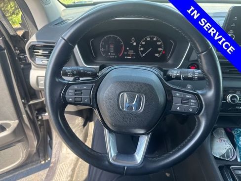 Used 2023 Honda Pilot Touring image 5