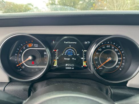 Used 2021 Jeep Wrangler Unlimited Sahara image 10