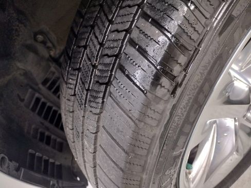 Used 2019 Toyota Highlander Limited image 6