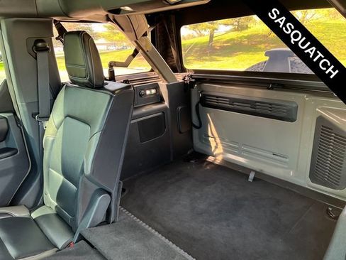 Used 2025 Ford Bronco Outer Banks w/ Sasquatch Package AWD/4WD image 27