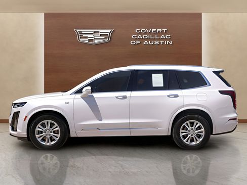 Used 2025 Cadillac XT6 Luxury FWD image 2
