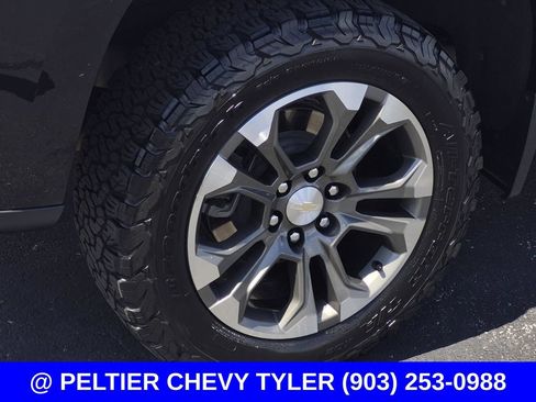 Used 2023 Chevrolet Silverado 1500 High Country w/ Technology Package AWD/4WD image 7